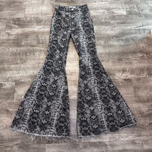We the Free Just Float On Snake Print Flare Jeans Womens Sz. 25